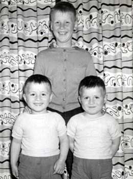 Michel et Philippe Denamps en compagnie de leur frère Marc Denamps