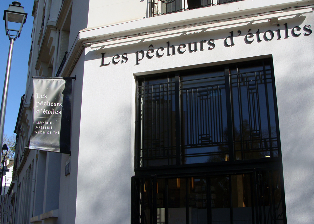 Façade de la librairie Les Pêcheurs d'Étoiles à  Fontenay-aux-Roses