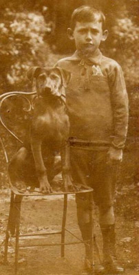 René Octave Georges DENAMPS enfant en compagnie de son chien