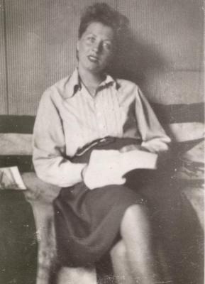 Simone Georgette PENY au salon de coiffure