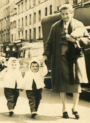 Simone Georgette PENY avec ses jumeaux Michel et Philippe